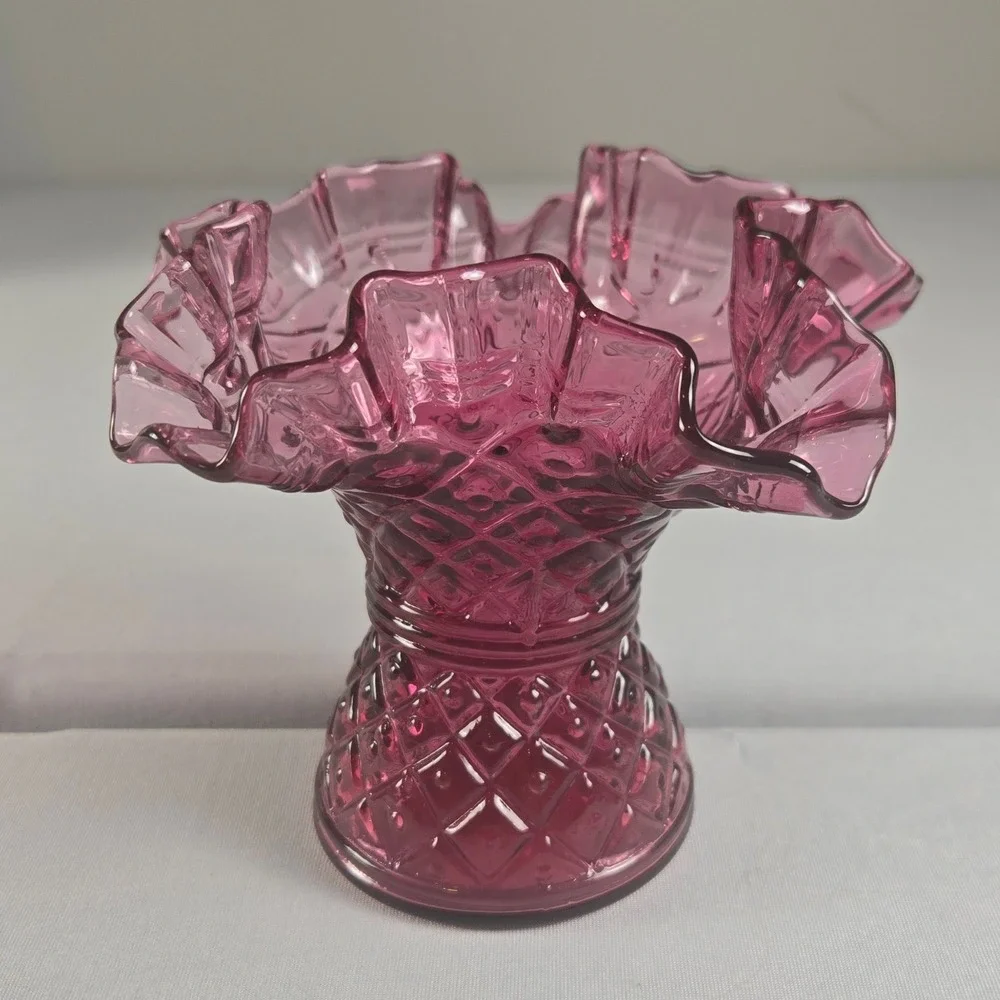 Vintage Cranberry Pink‎ Glass Ruffle Vase Diamond Pattern Fenton Style Art Glass